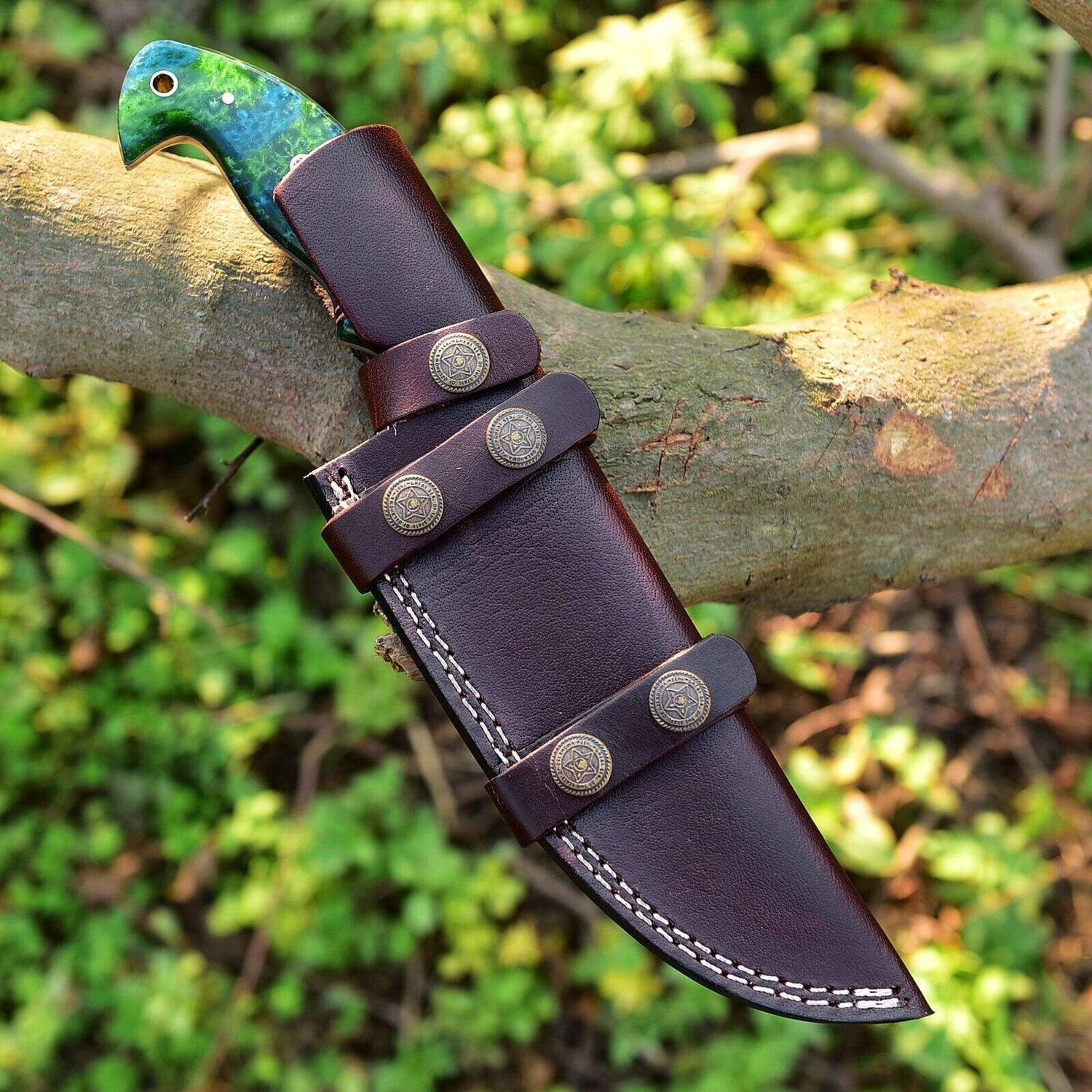 Custom Handmade Damascus Skinning Knife – 4.5" Resin Handle Blade for Seasonal Hunts